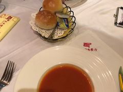 牛油餐包和鲜番茄汤-太平馆西餐厅(北京路店)