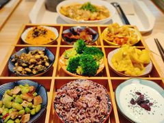 九宫格（盲盒）-轻蔬不用等·素食(江苏路店)