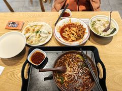 -三好食堂(煎饺·馄饨·肉饼米线·盛世广场店)