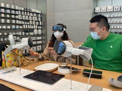 -Apple零售店(华贸购物中心店)