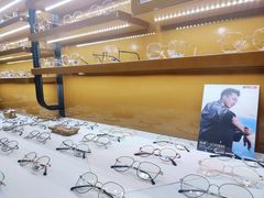 -罗伯特眼镜·蔡司官方授权(罗湖国贸店)