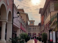 -佛罗伦萨小镇广佛名品奥特莱斯(疏港路店)