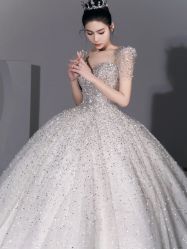 -不晚国际婚纱礼服