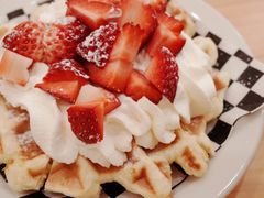 奶油水果华夫饼-echoes coffee回响咖啡(红山店)