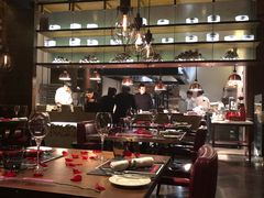 大堂-恰餐厅及酒吧 CHAR Bar & Grill (北京丽都皇冠假日店)