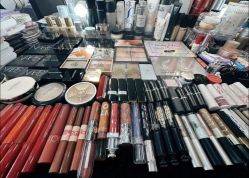 -红馆妆造(中央大街店)