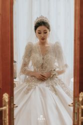 -觅白婚纱礼服馆