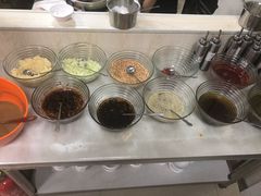 -荣吉招牌自助骨头锅(顾乡店)