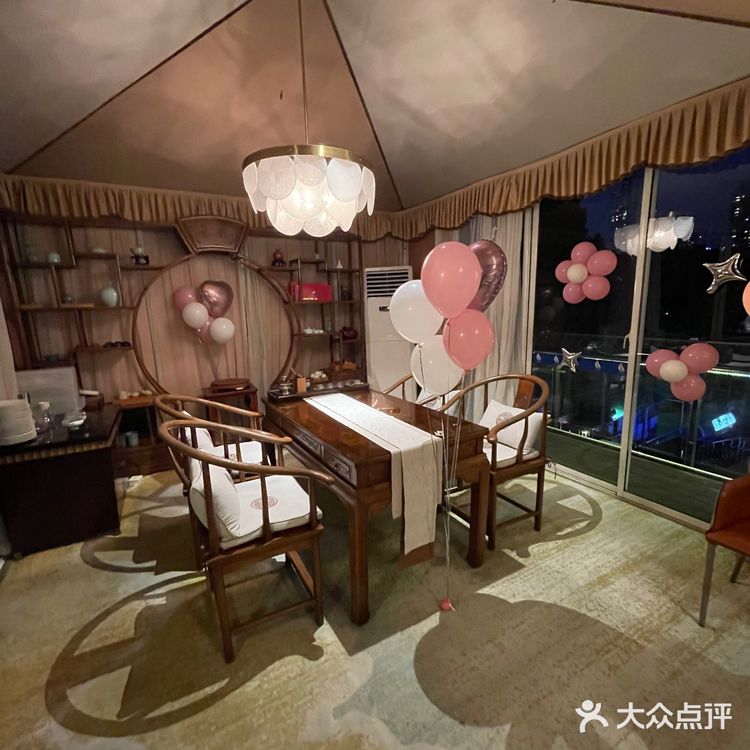 上海黄浦江边的景色超美的酒店