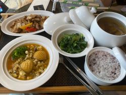 -臻康乃馨月子中心(集美店)