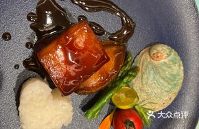 Pan-fried Abalone with Braised Pork Belly