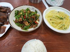 -湖南人家湘菜馆(镇江路店)