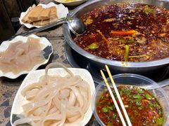 -肖肖酸萝卜鱼火锅(总店)