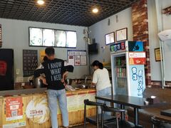 -愉肴麻辣香锅(中北镇店)