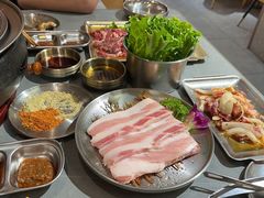 -围炉肉舍丹东海鲜烤肉·烤活鳗(步行街店)