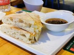 地锅馍-小小河边鱼(天润城店)