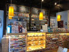 -猫的天空之城概念书店(杭州南宋御街店)