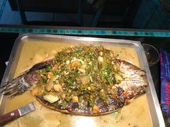 -鸣记脆皮烤鱼·海鲜烤鱼(三八广场店)