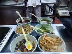 -亮亮面馆(经六路店)