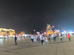 -巴陵广场