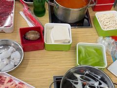-杨老板·海鲜集市火锅·鲜切牛肉(中防万宝店)
