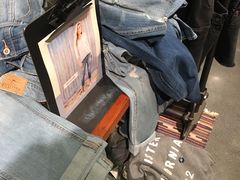 -Hollister(天环广场店)