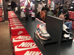 -NIKE上海青浦优选体验店
