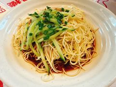 -肥肥虾庄·金牌油焖大虾(汉街SKP店)