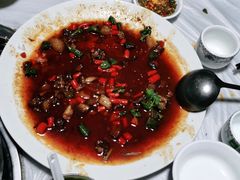 -鲁朗纳麦石锅鸡庄园