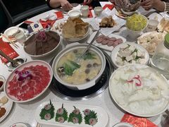 -三人行骨头王火锅(长寿店)