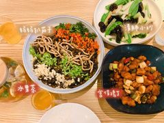-小镇大厨新概念复合中餐厅(万达广场大连高新店)