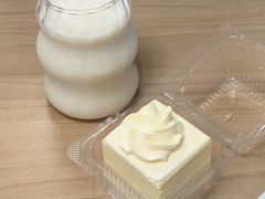 -红宝石·鲜奶小方·海派西点房(南丹店)