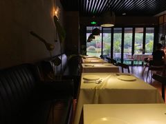 靠窗位-鹿萤季·营地小馆(皇后公园店)