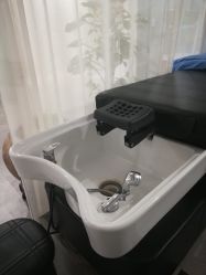 -舒欣头疗·俏丝谧语 白发脱发专业护理 