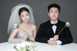 -雪中彩影婚纱摄影·微光艺术中心