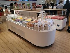面包甜点陈列柜-好利来(南京路一店)