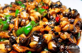 Stir-Fried Snail Heads with Black Bean, Green Pepper and Perilla