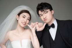 -雪中彩影婚纱摄影·微光艺术中心