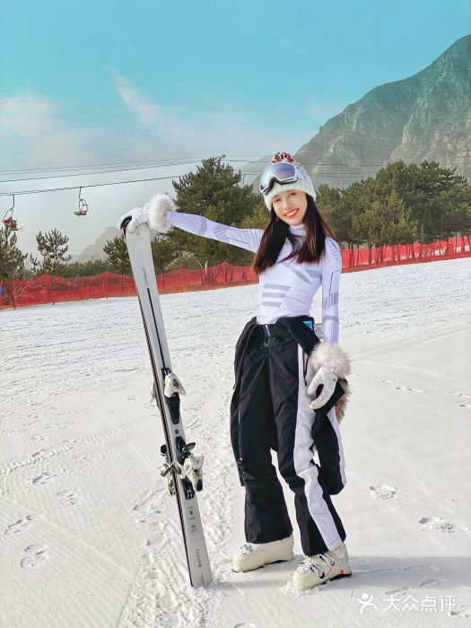 石京龙滑雪场-停车场图片