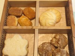 -八府香鸭·啫啫煲(华山路店)