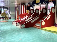 -涨巢·潮玩水疗局