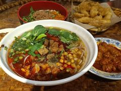 -爆炸头阿姨小四川正宗川味小吃(无任何分店)