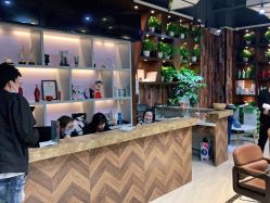 -PE SALON