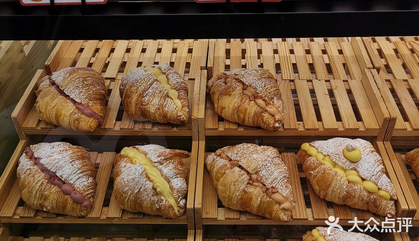 【猫曰】牛角村的牛角包[必吃]