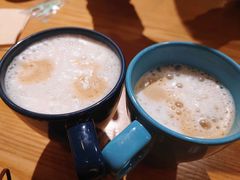 拿铁咖啡-HELLO 27 意面·沙拉·帕尼尼