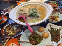 -川流不息·地道川菜·小龙虾(松东路店)