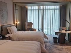 -深圳国际会展中心希尔顿酒店(前海华发冰雪世界店)