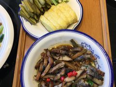 咸鱼大饼子-老码头黑皮肘子锅包肉(文政街店)