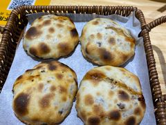 梅干菜鲜肉小烤饼-爬山街·衢州烤饼小卖铺(高新万达店)