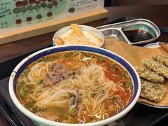 -云阿蛮云南生烫牛肉米线(奉贤路店)